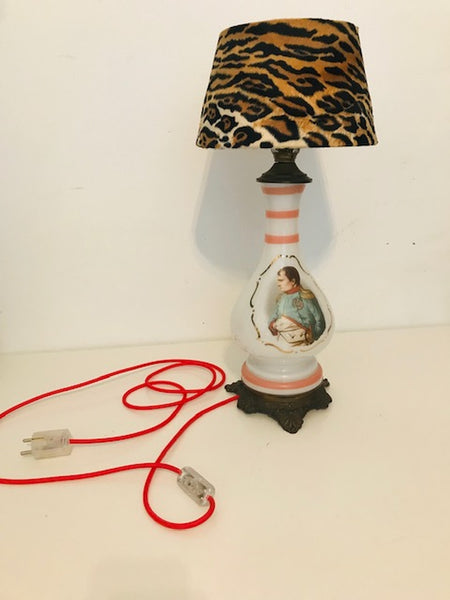 Mister Napoleon Vintage Glazen Olielamp Tafellamp Met Luipaard Kap - RELIVING