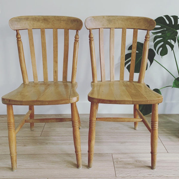 Set Van 4 Houten Karakteristieke Eetkamerstoelen