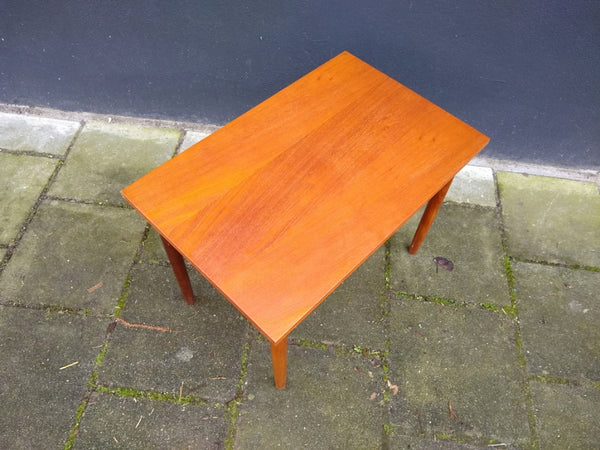 Vintage Mid Century Teak Bijzettafel - RELIVING