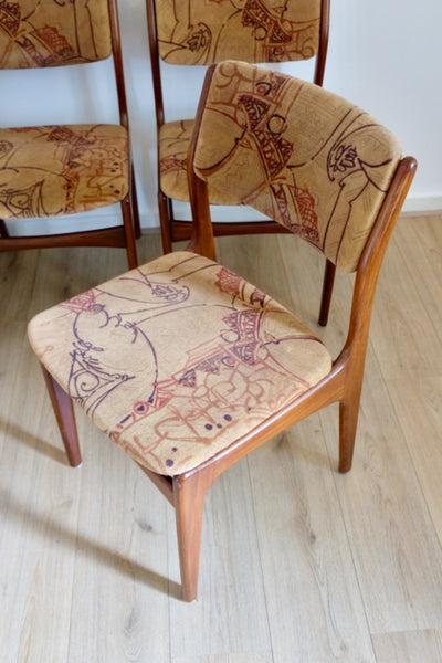 Set Van Vier Vintage Teakhouten Stoelen Uit De Jaren 60 - RELIVING