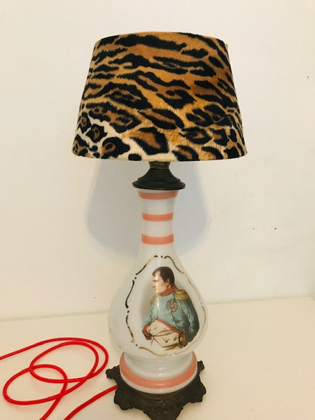 Mister Napoleon Vintage Glazen Olielamp Tafellamp Met Luipaard Kap - RELIVING