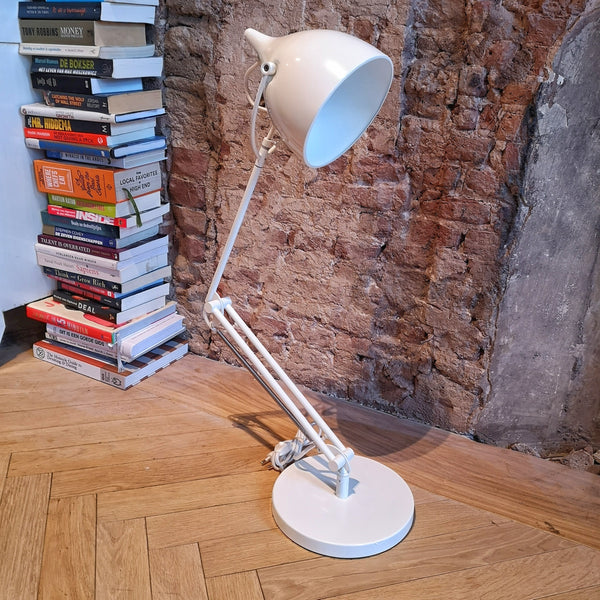 Witte lamp van Zuiver - RELIVING