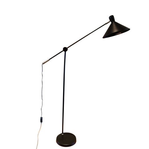 Mat zwarte vloerlamp - RELIVING