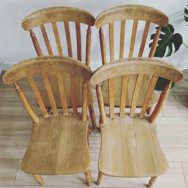 Set Van 4 Houten Karakteristieke Eetkamerstoelen