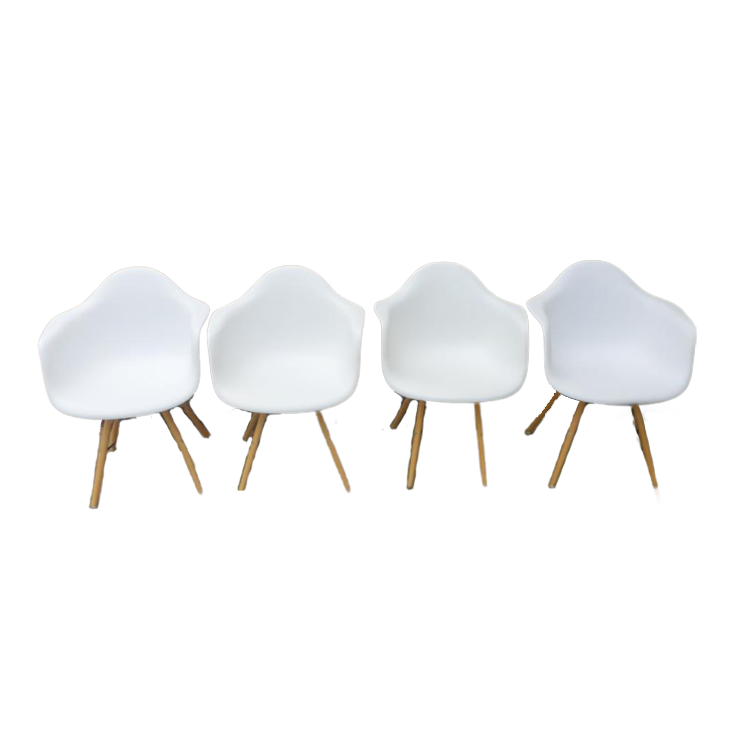 Mooie Set Van 4 Witte Kuip Stoelen