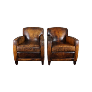 Set Schapenleren Armchairs Met Een Prachtige Kleur En Patina